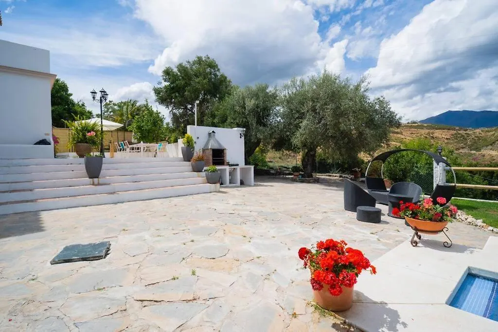 Preciosa Casa 4 Dormitorios Con Piscina Privada Estepona 0*,  España